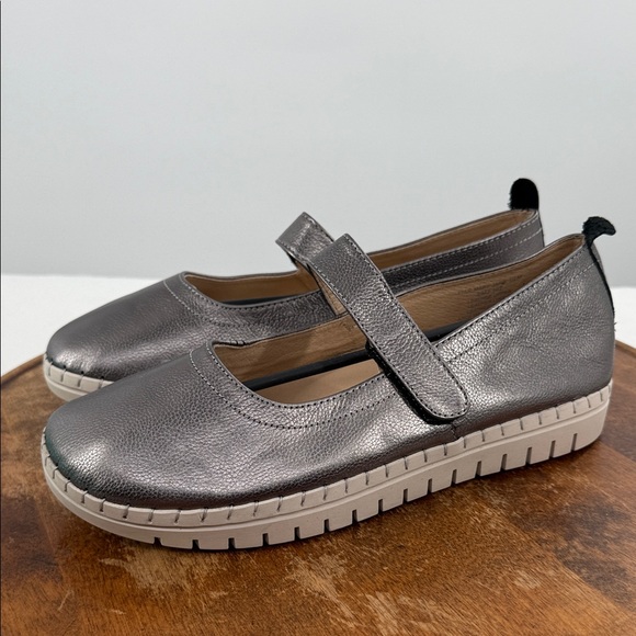 Glolily Shoes Wm 10M Elle Mary Jane Pewter Shine Comfort Orthotic Lightweight - Picture 1 of 13